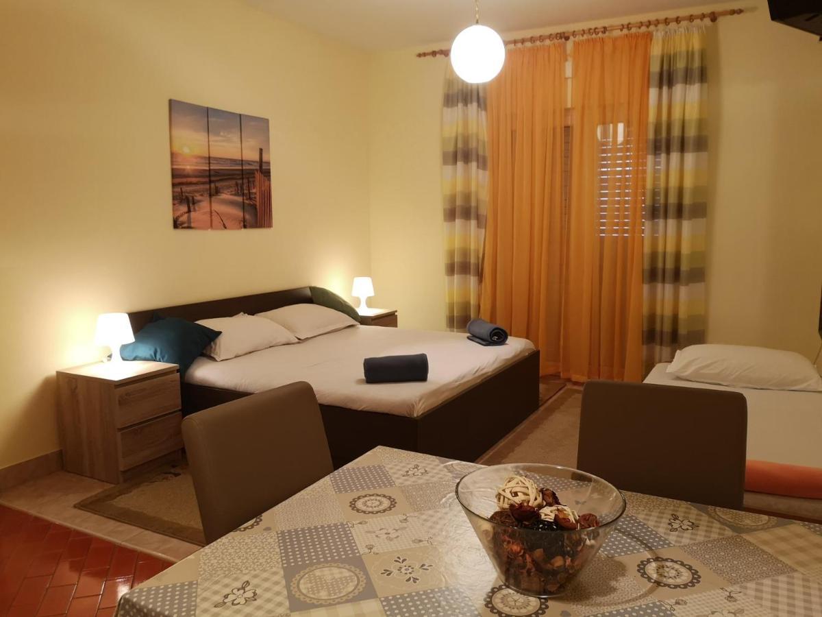 Dva Lava Appartement Podaca Buitenkant foto